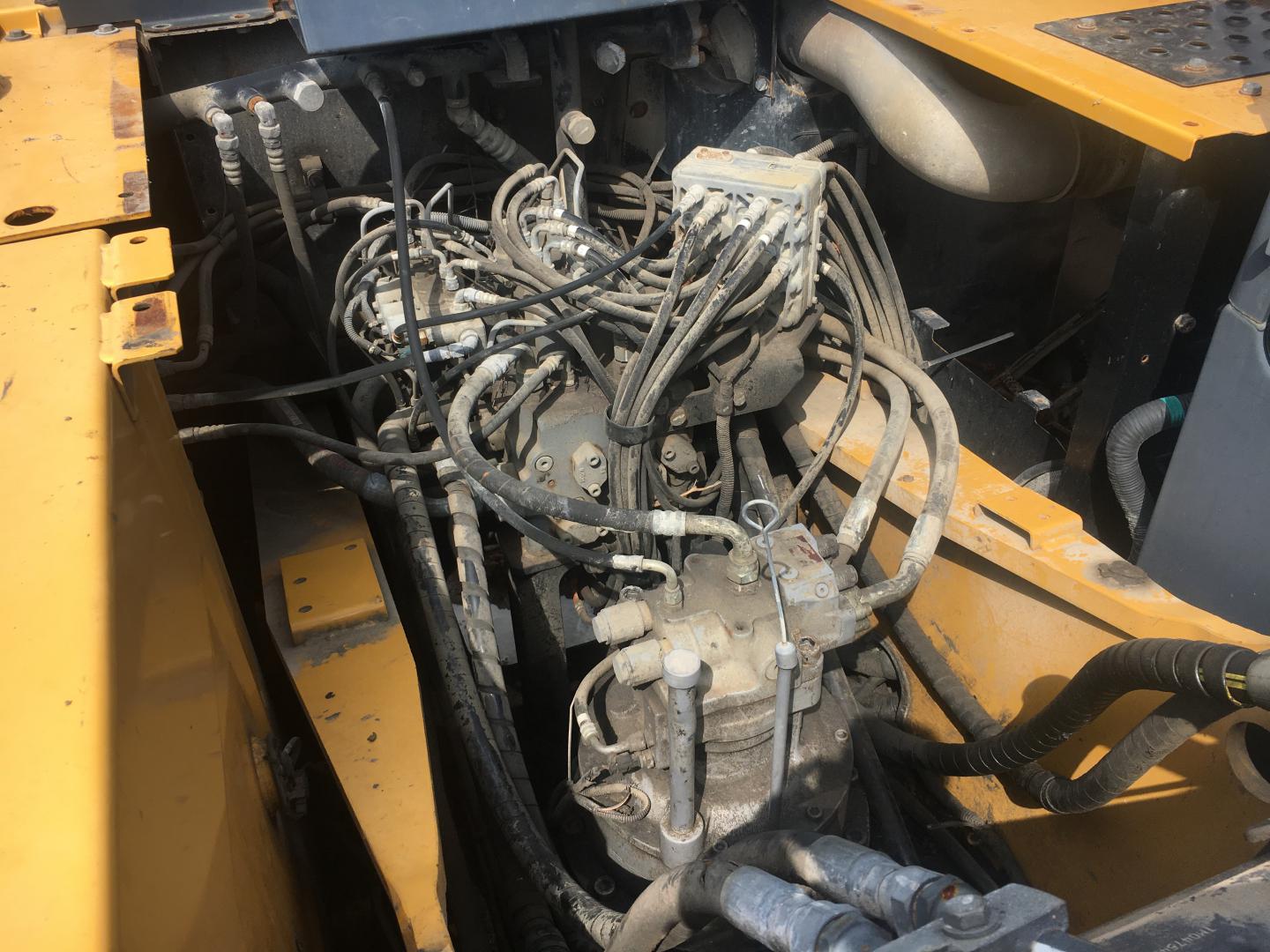 ./imagenes/INVOICE/2019/16911/EXCAVADORA JOHN DEERE 250G LC (60).JPG